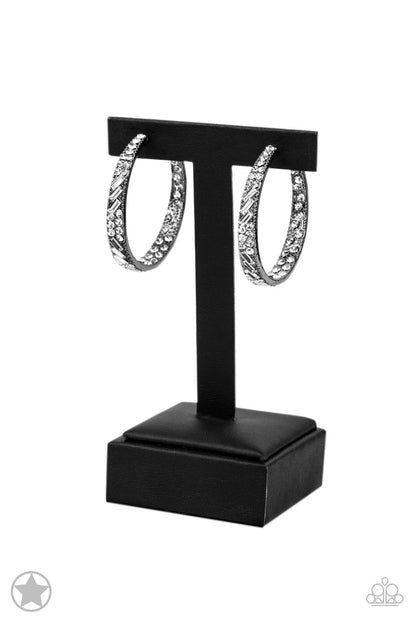 GLITZY By Association - Black/White